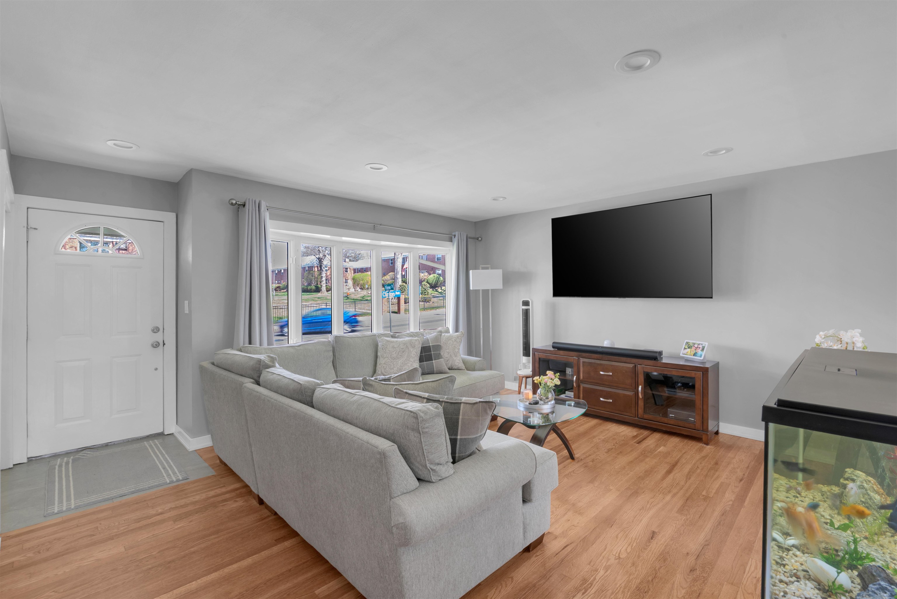 136 EAST CLINTON AVE - Photo 5