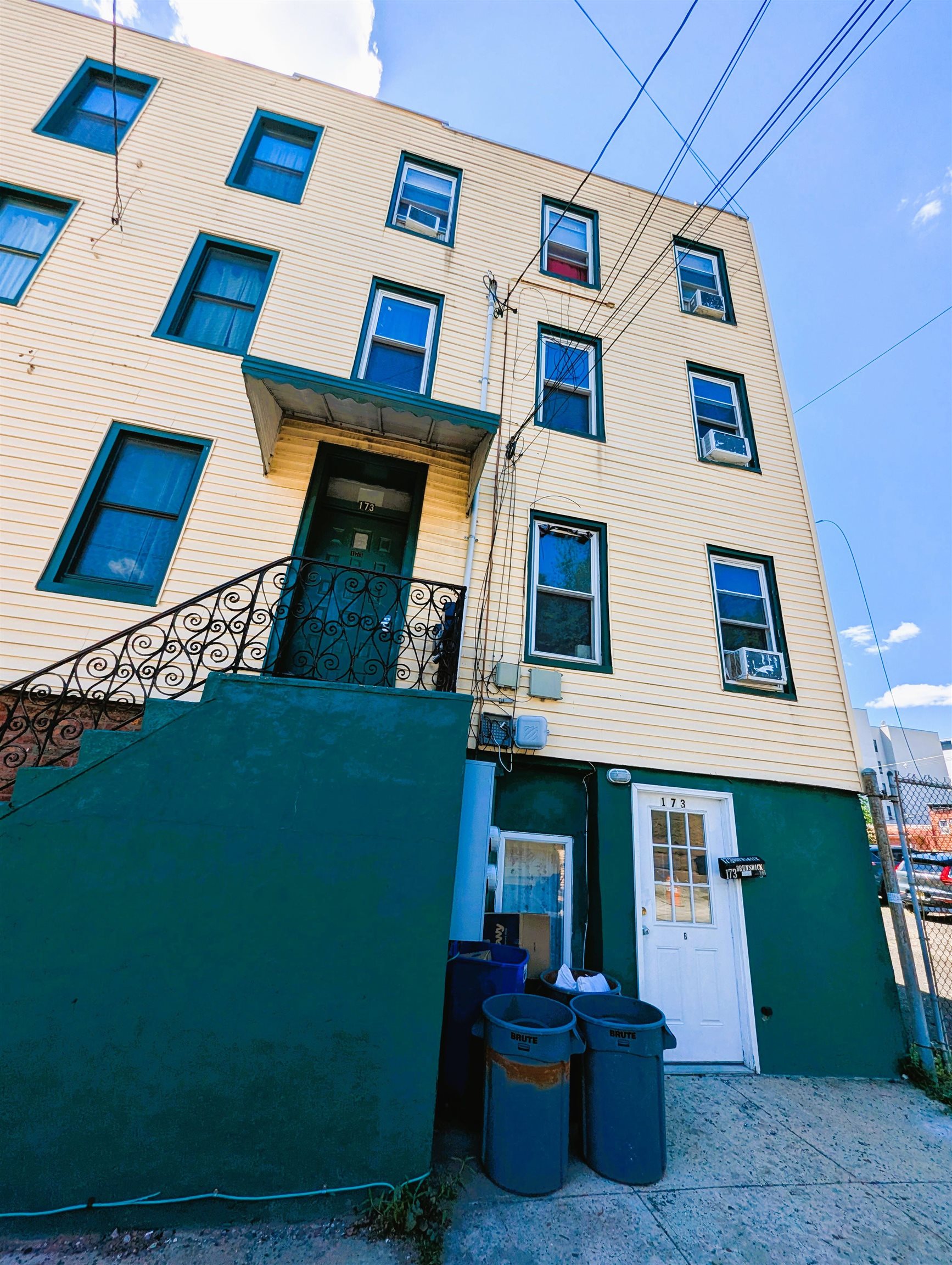 173 BRUNSWICK ST - Photo 2