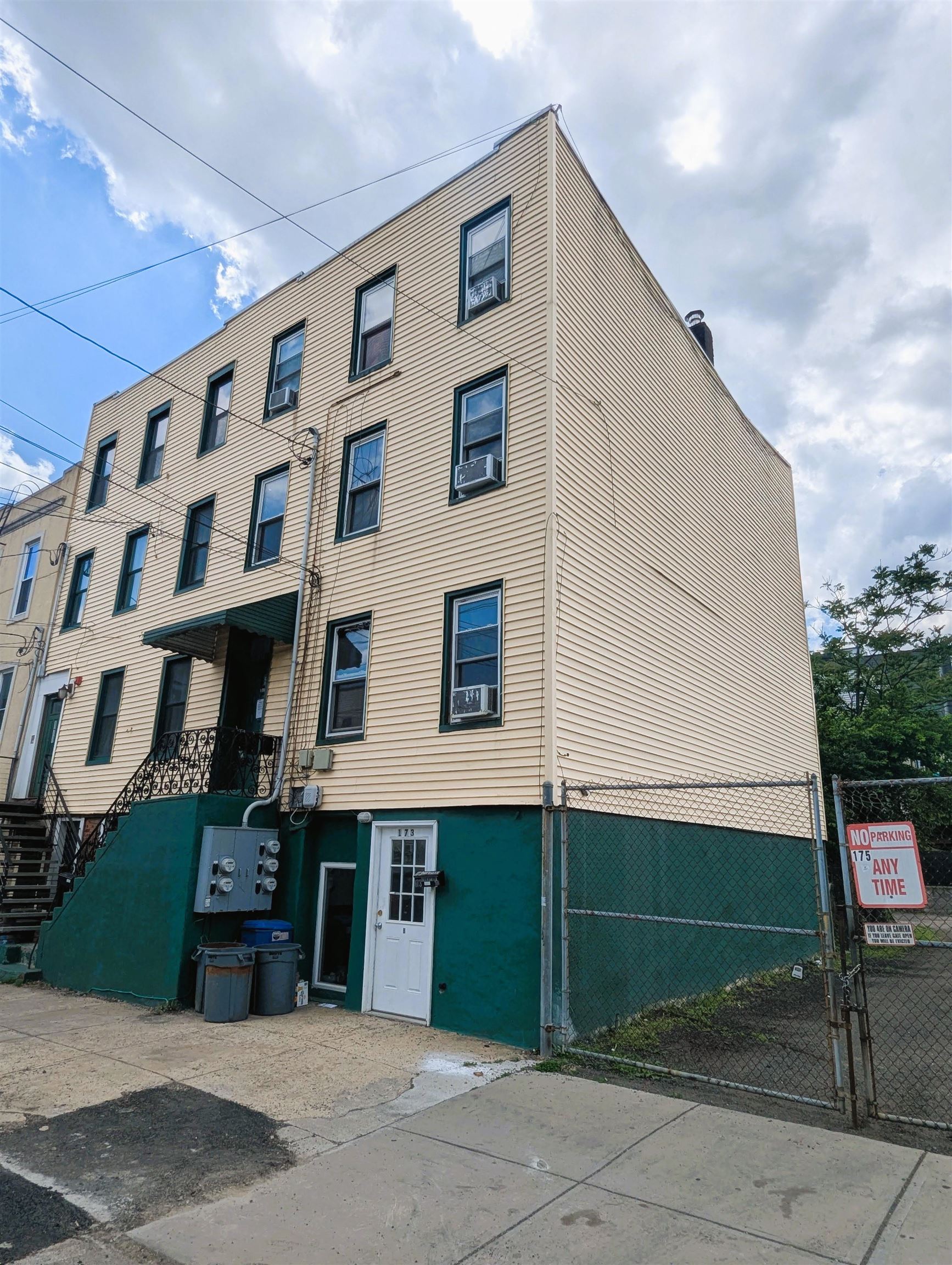 173 BRUNSWICK ST - Photo 3