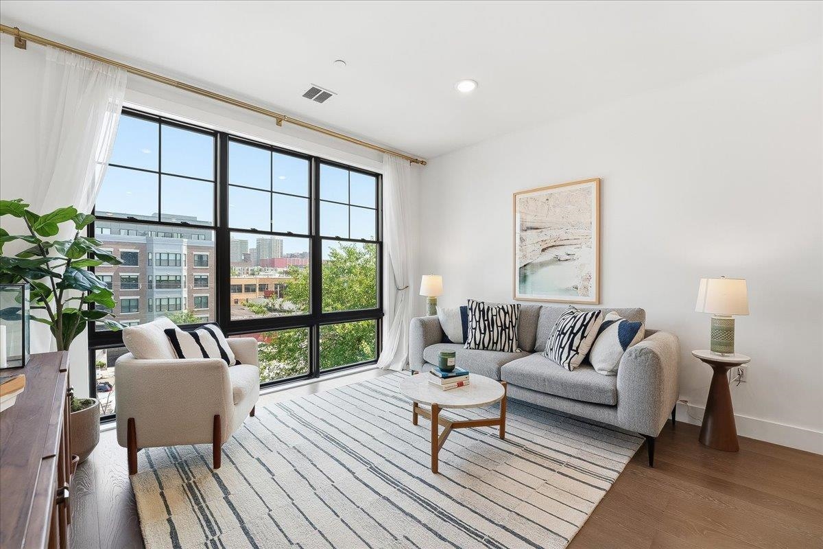 386 5TH ST - Photo 2