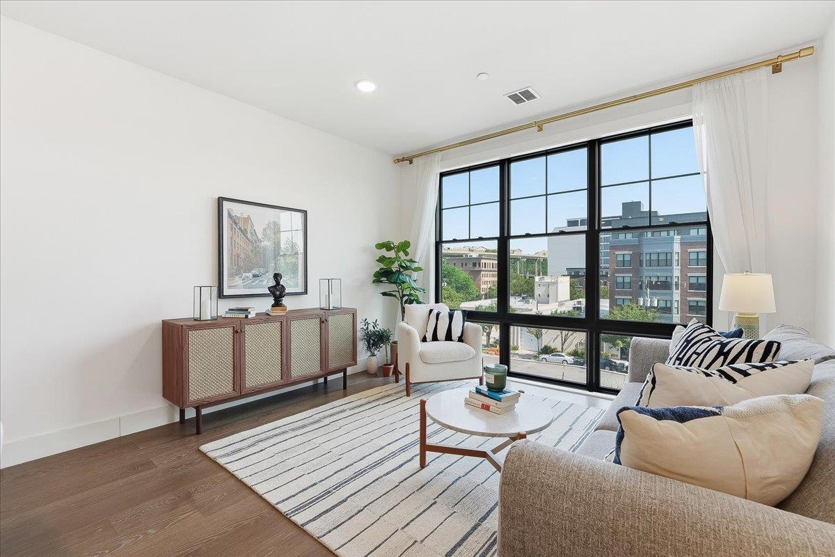 386 5TH ST - Photo 3