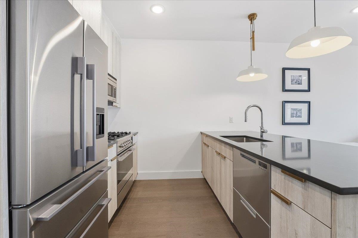 386 5TH ST - Photo 4