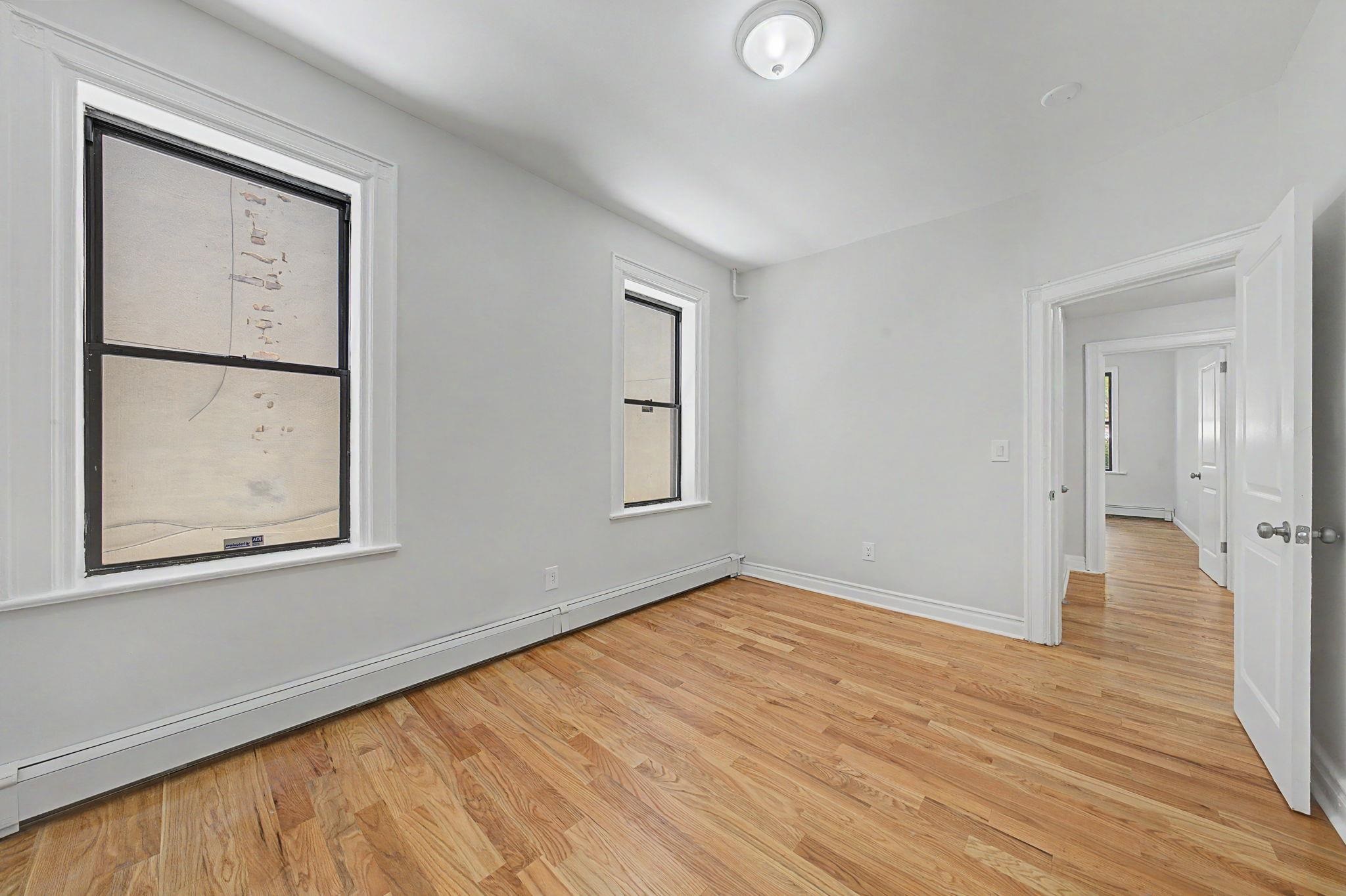 29-31 CRESCENT AVE