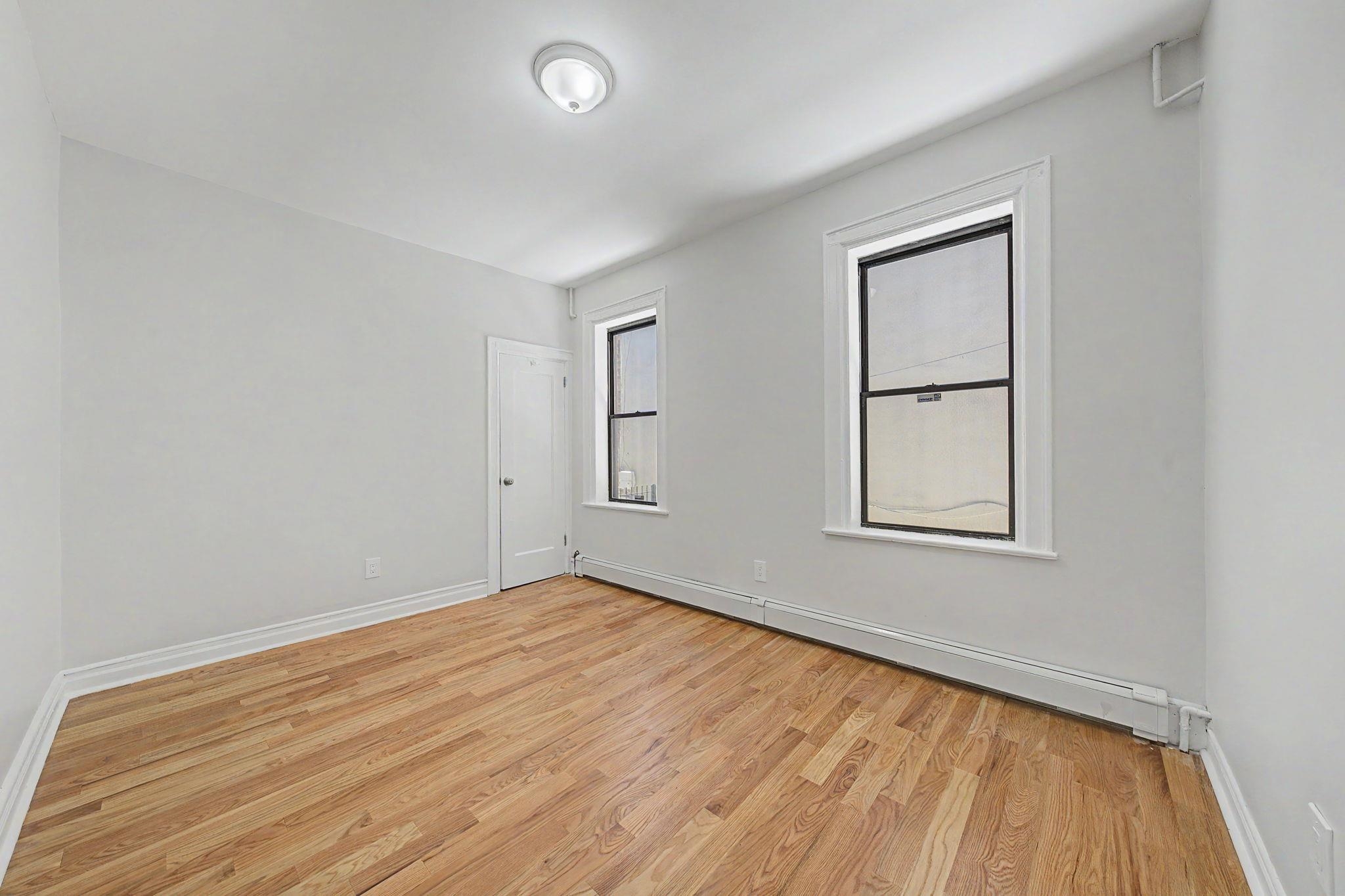 29-31 CRESCENT AVE
