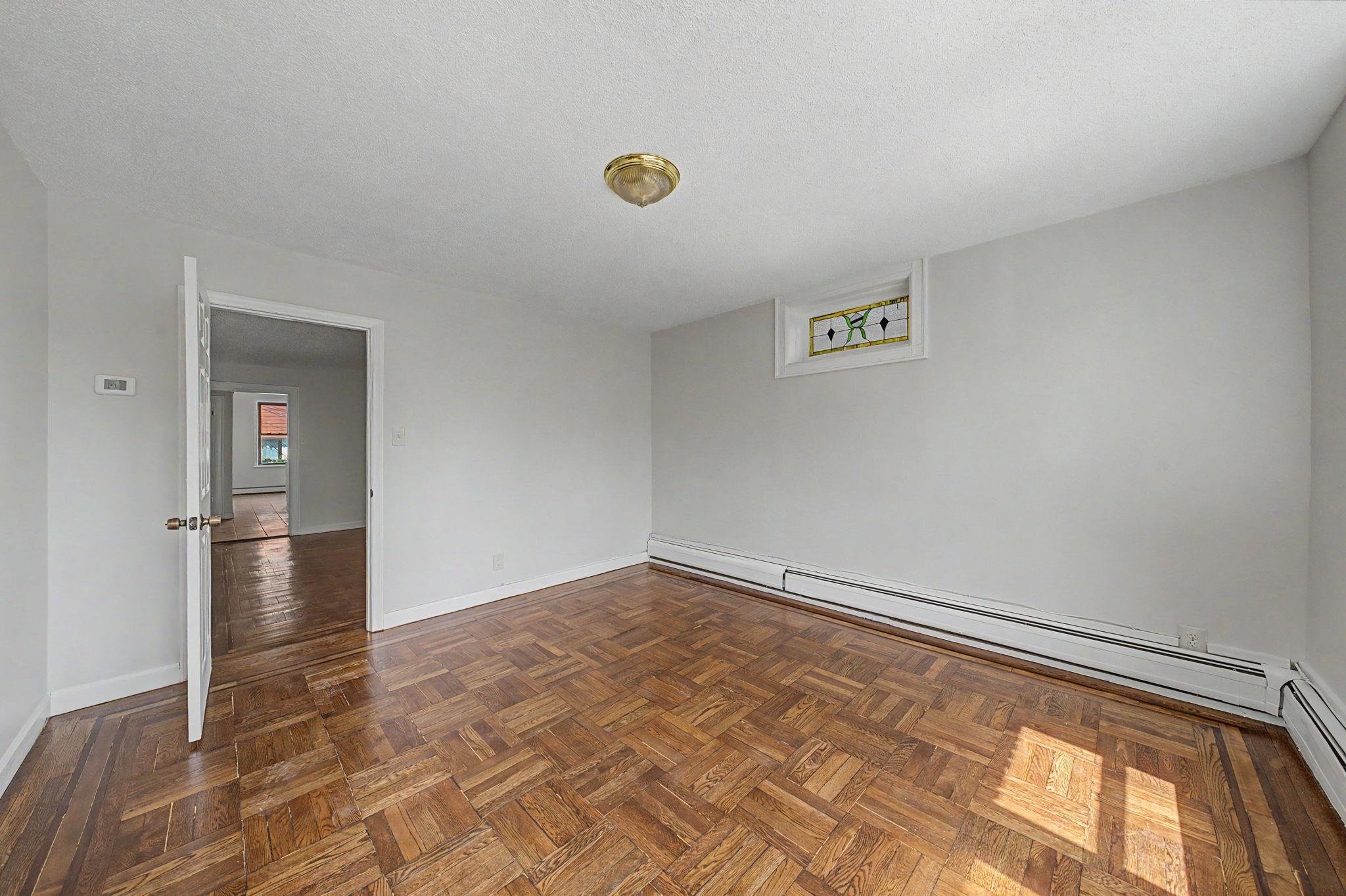 29-31 CRESCENT AVE