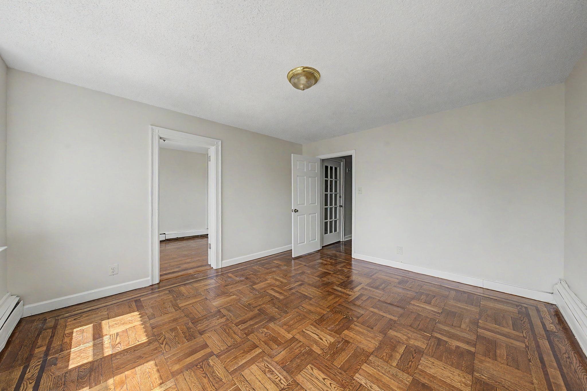 29-31 CRESCENT AVE