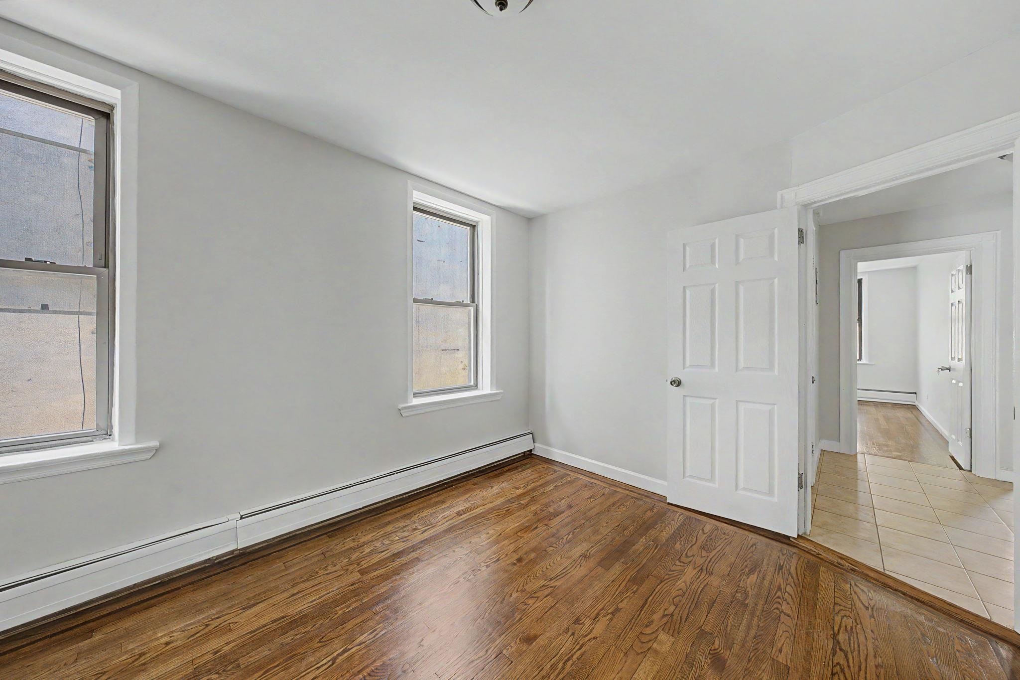 29-31 CRESCENT AVE