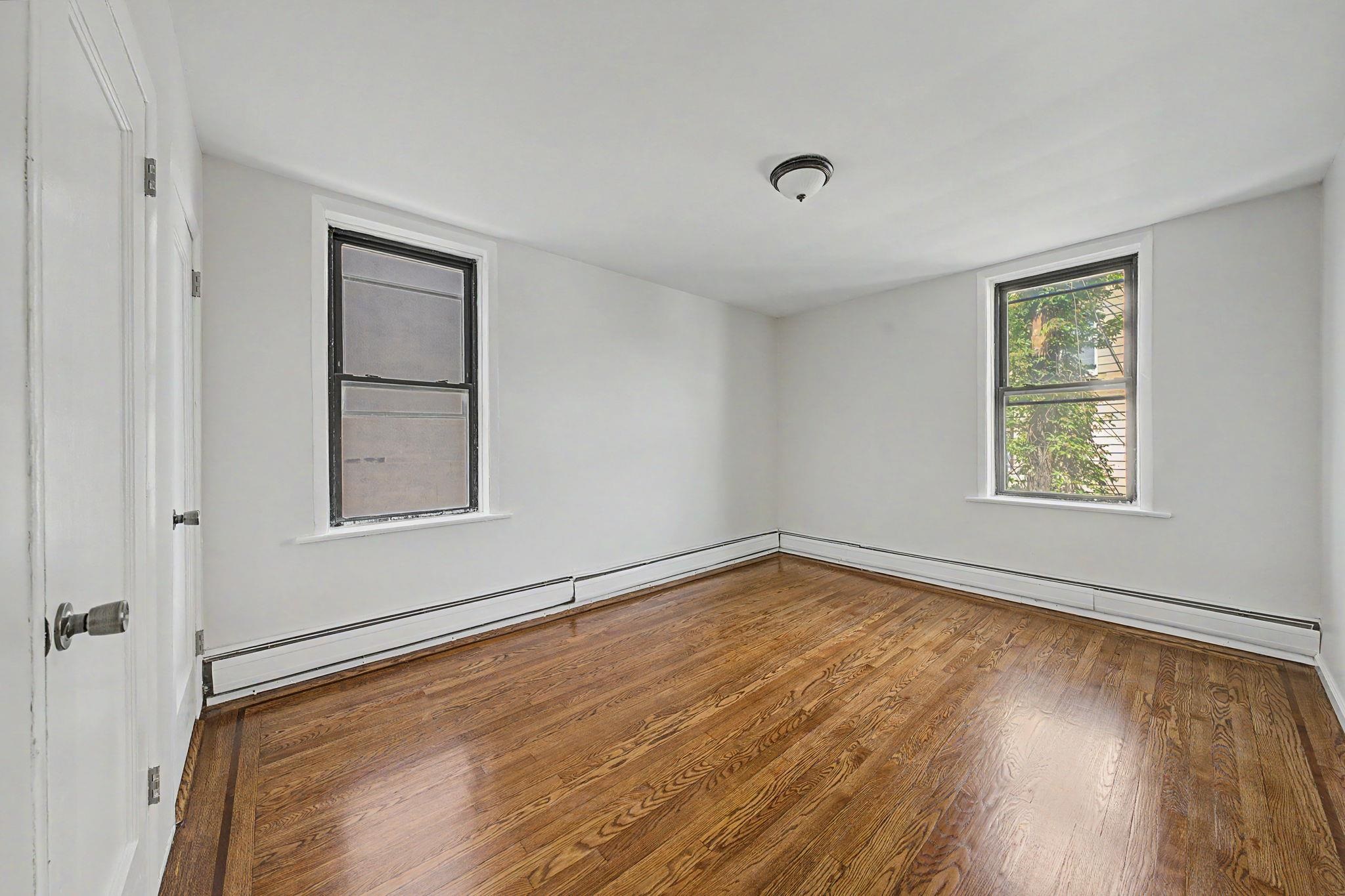 29-31 CRESCENT AVE