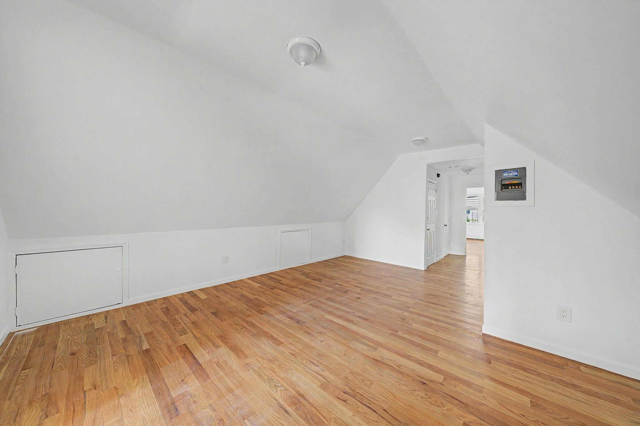 29-31 CRESCENT AVE