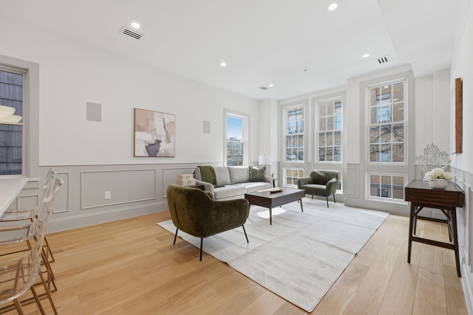 206 SHERMAN AVE - Photo 2