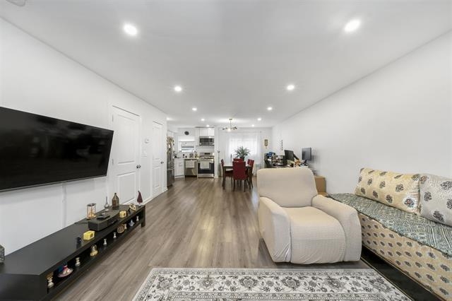 64 COLLEGE ST - Photo 2