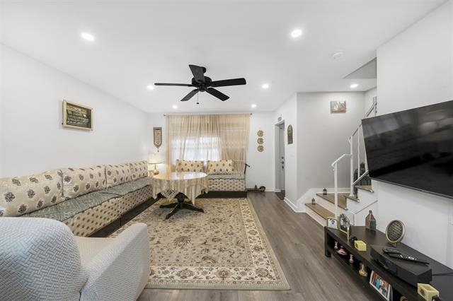 64 COLLEGE ST - Photo 3