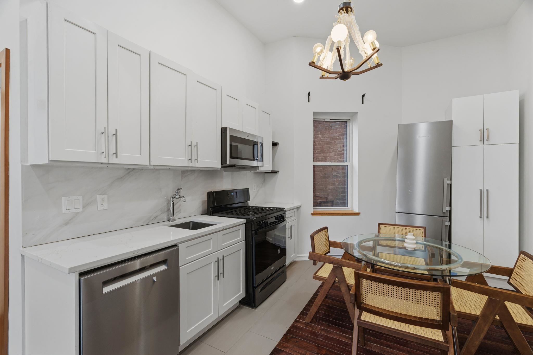 25 HIGH ST - Photo 2