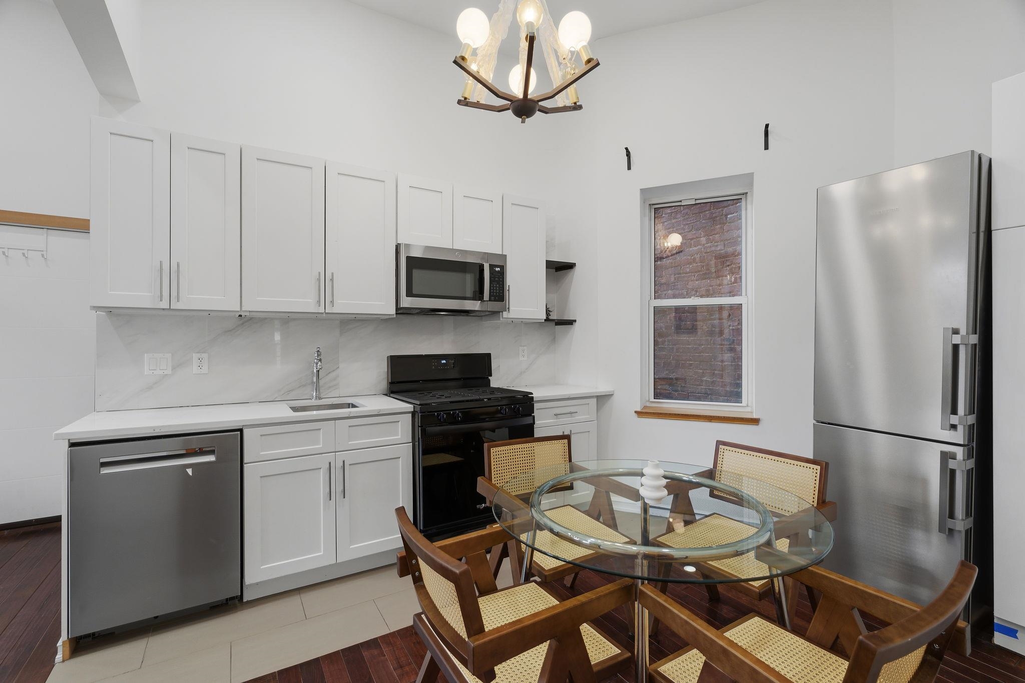 25 HIGH ST - Photo 3