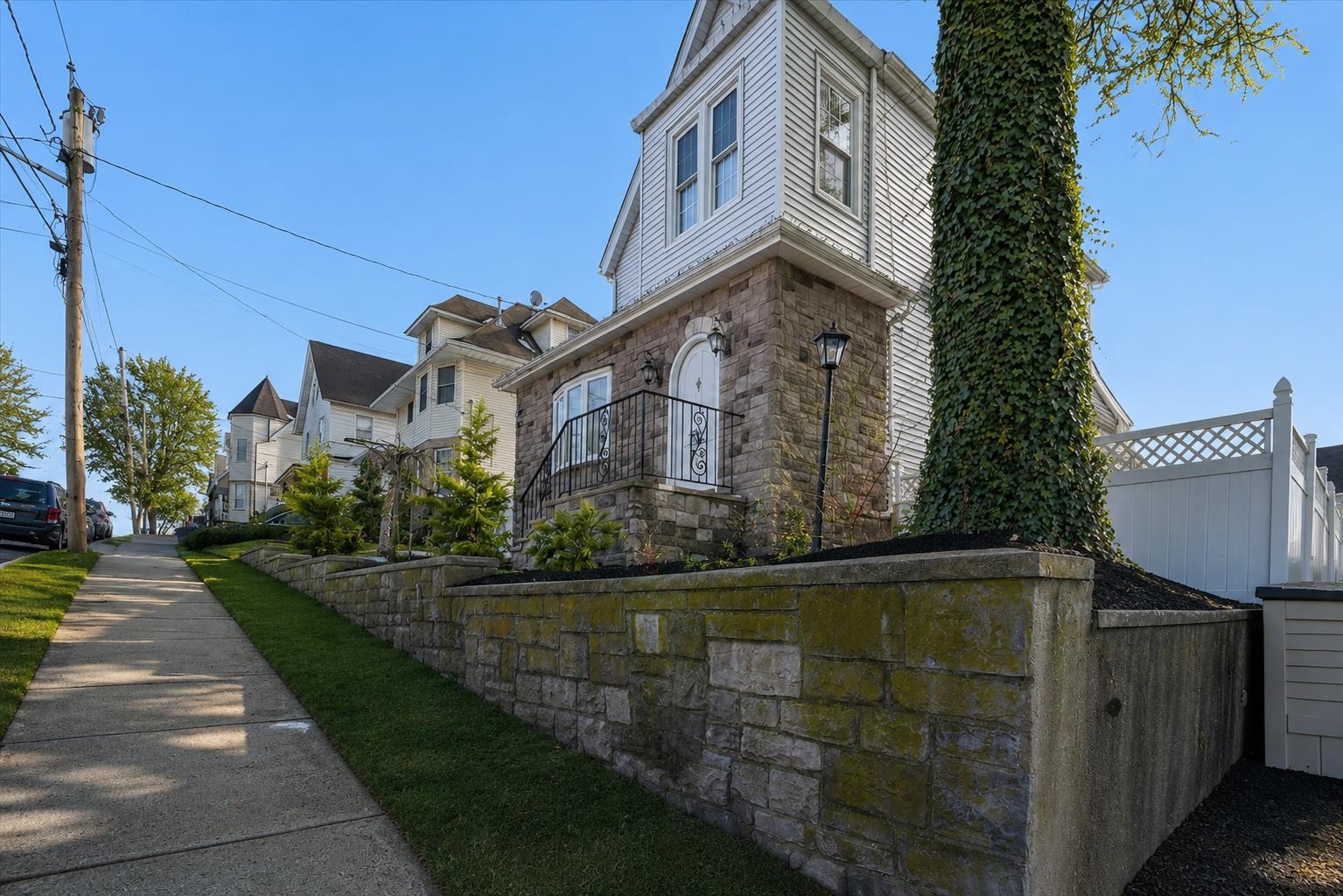 60 STEWART AVE - Photo 2