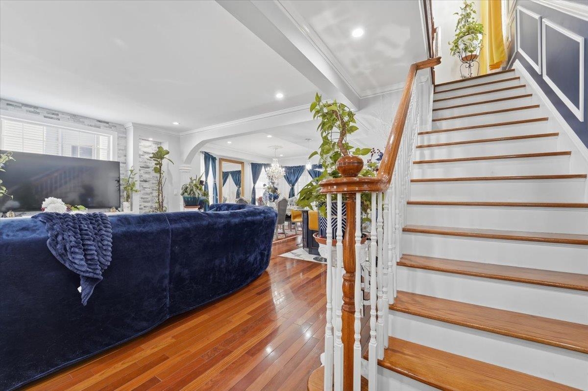 60 STEWART AVE - Photo 5