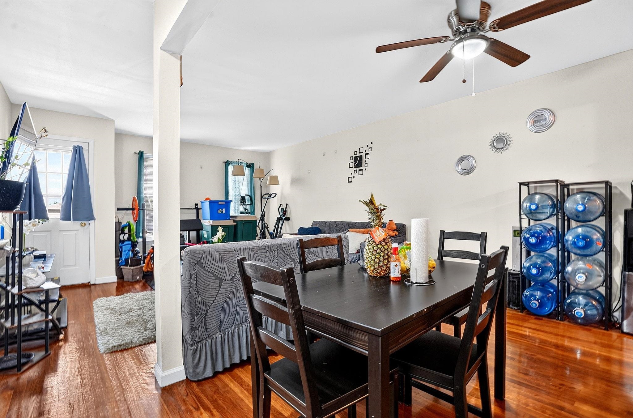 502 AVENUE C - Photo 4