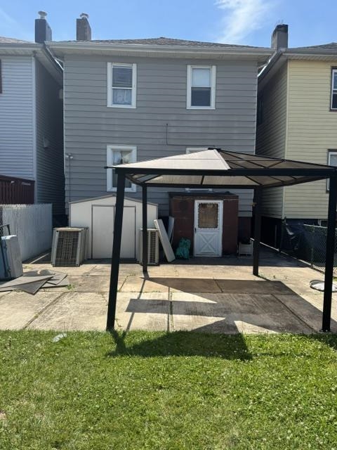 172 CENTRE AVE - Photo 2