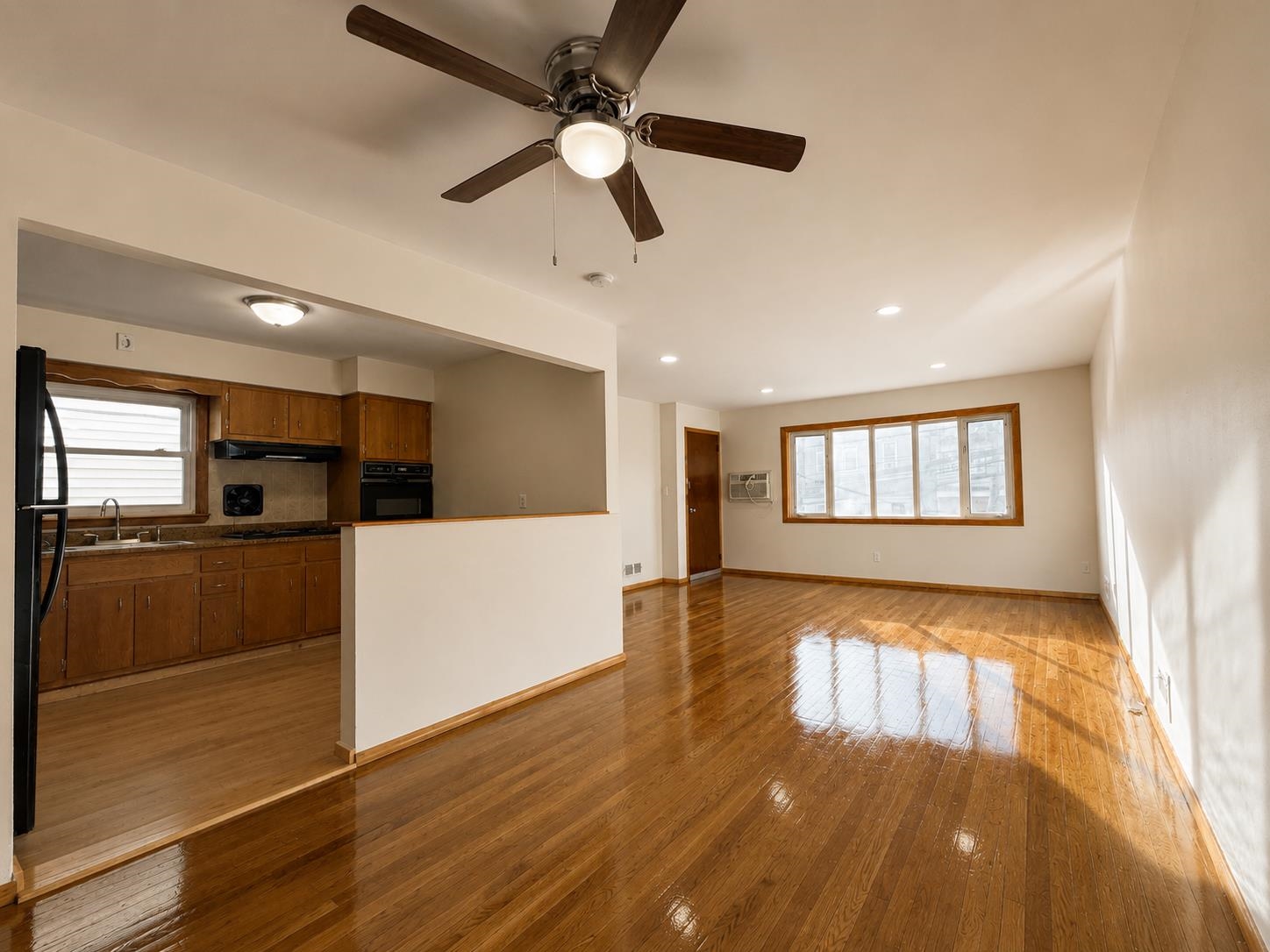 336 AVENUE E - Photo 5