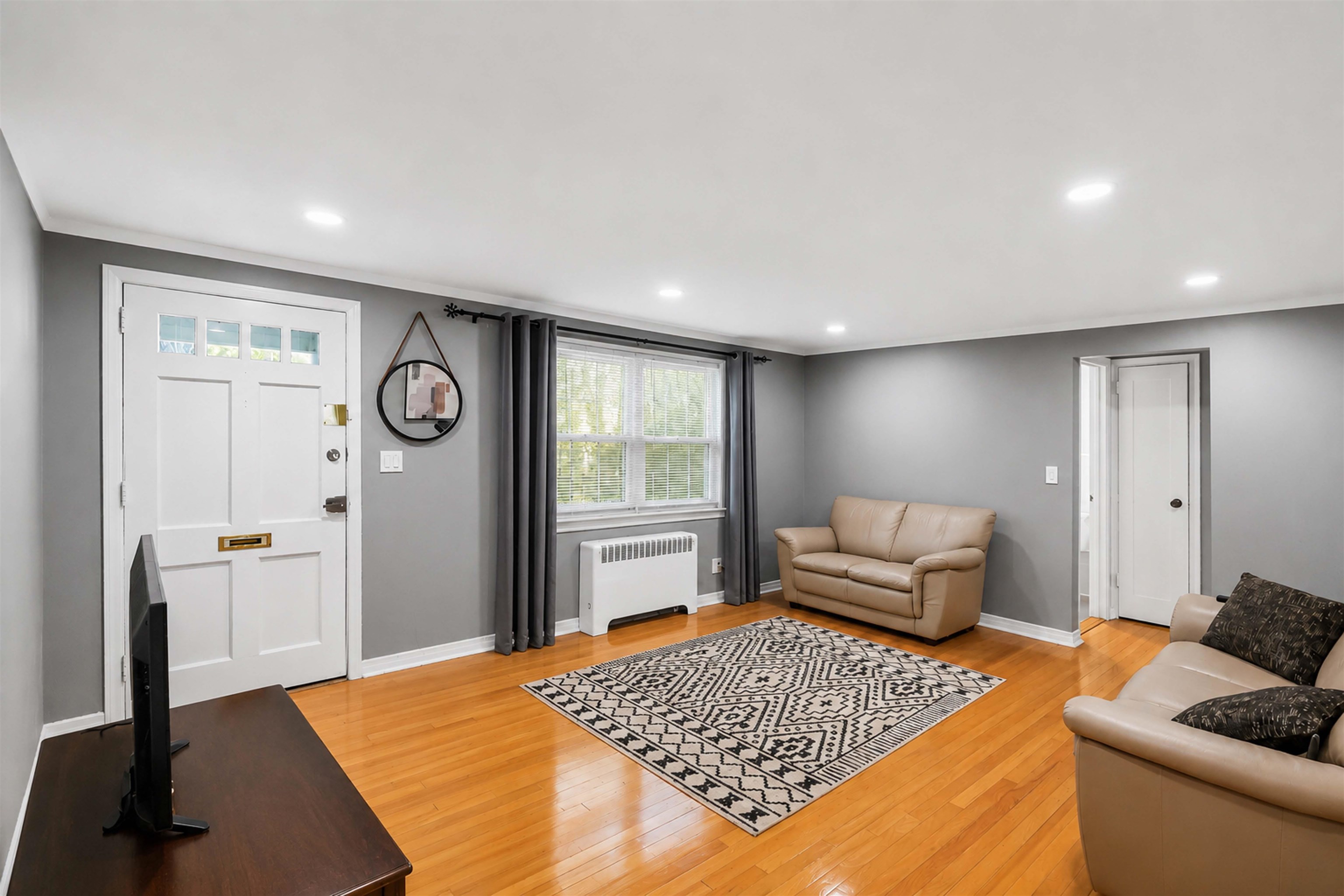 57 CLARK CT - Photo 2