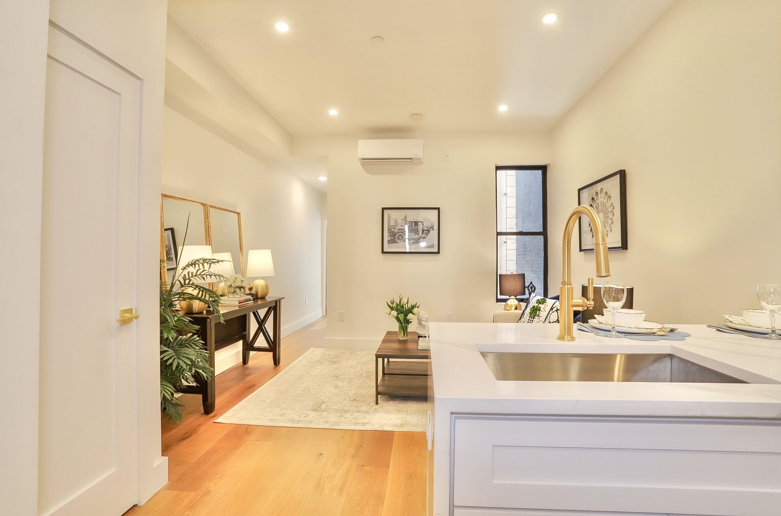 842 PARK AVE - Photo 3