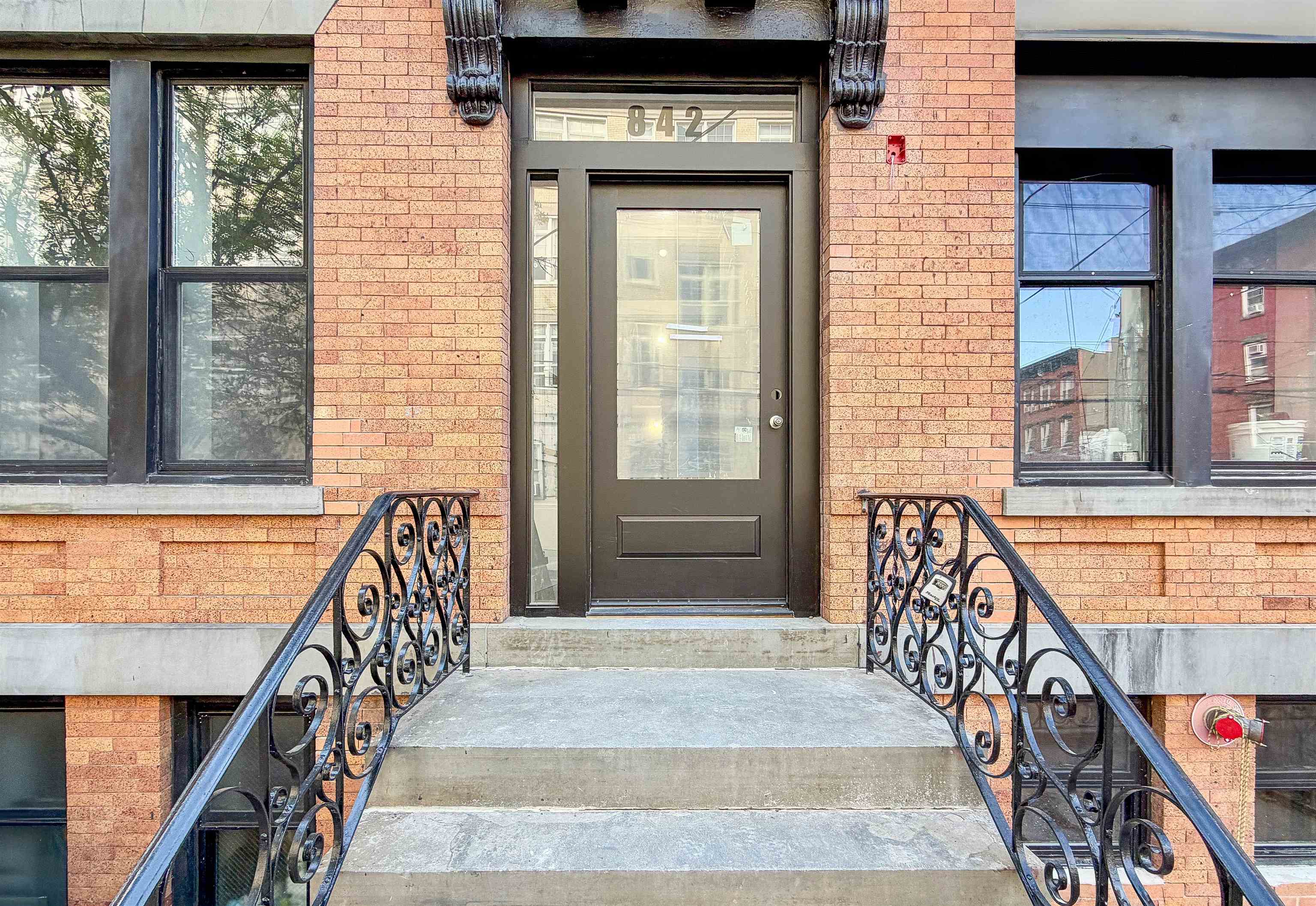 842 PARK AVE #302