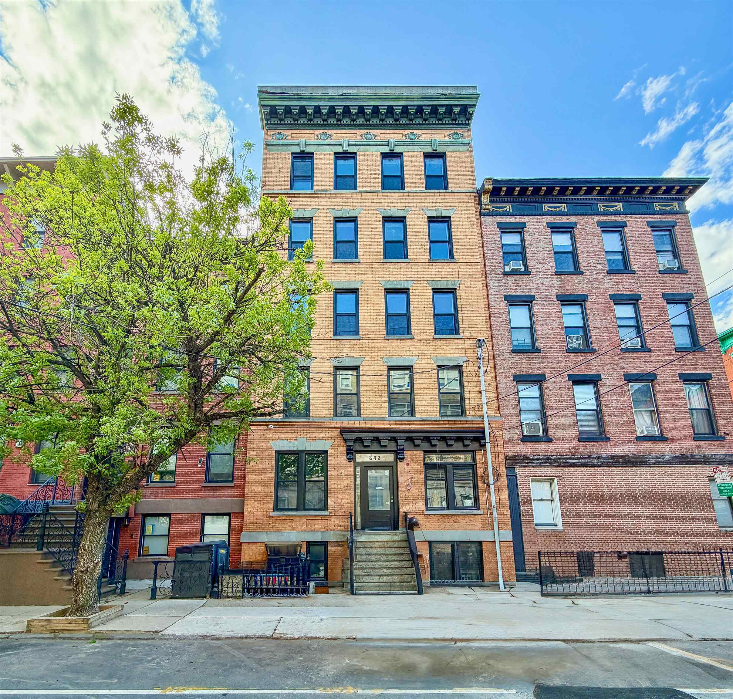 842 PARK AVE #302