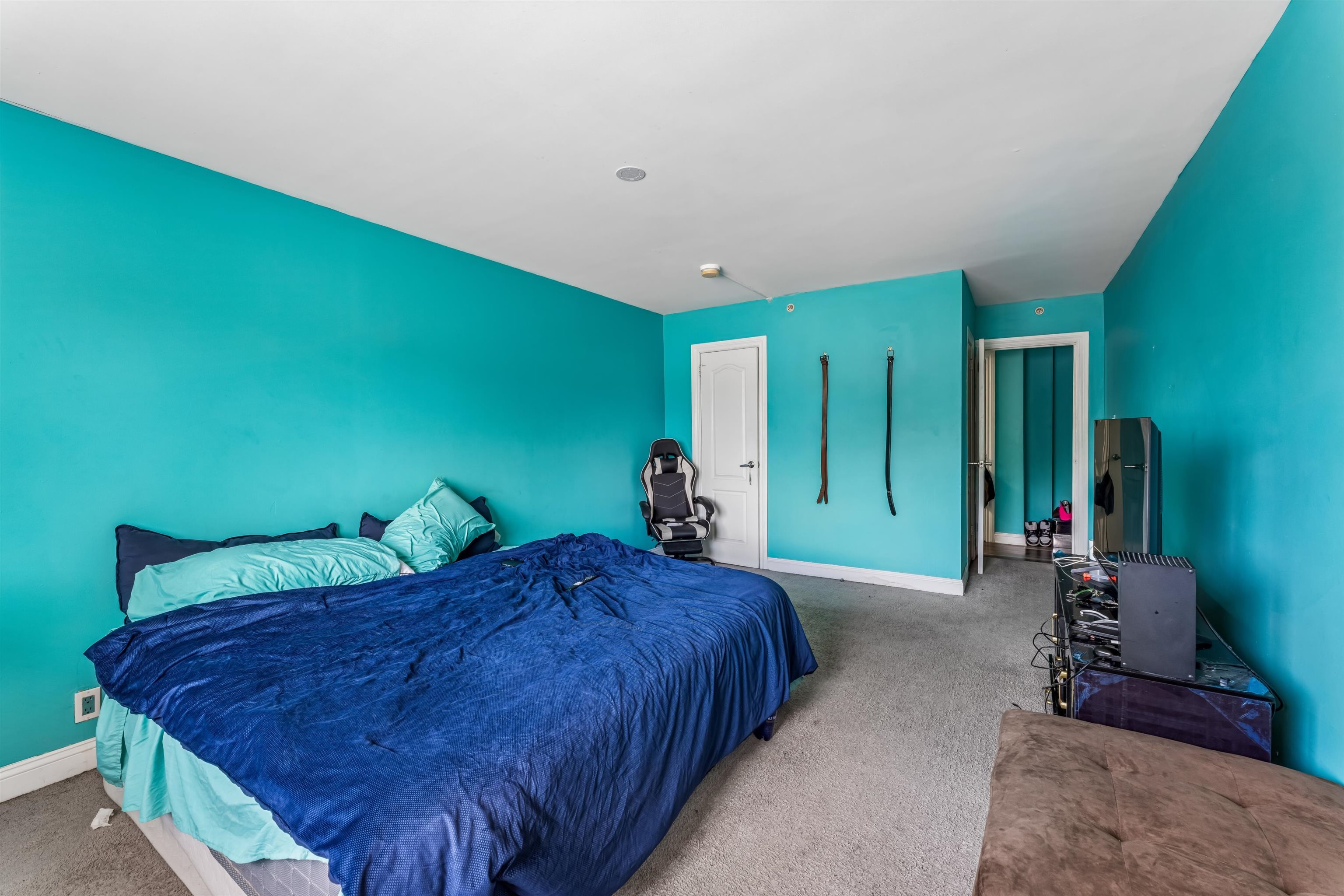 60 PARKWAY DR #1M