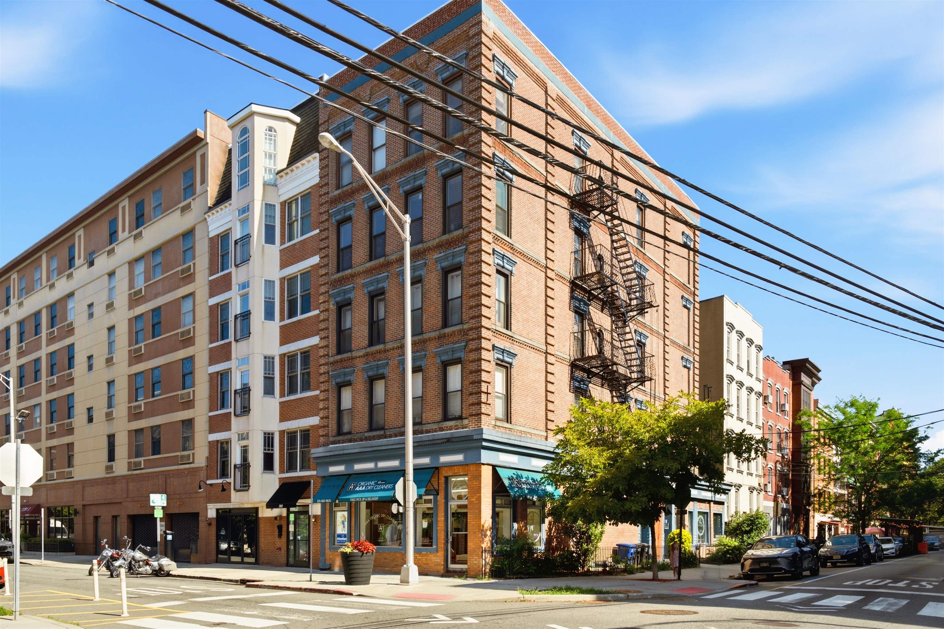 300 1ST ST #4S