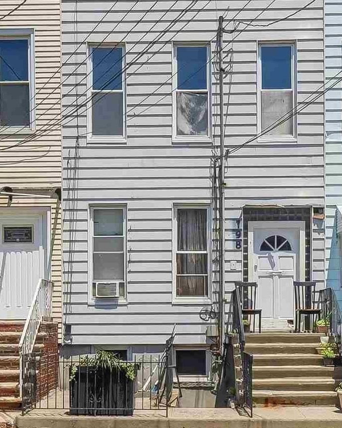198 BOWERS ST #2