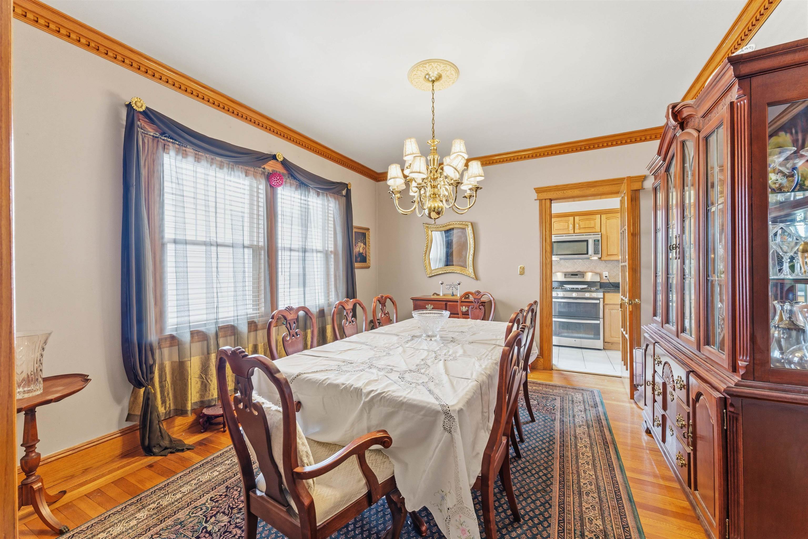 17 77TH ST