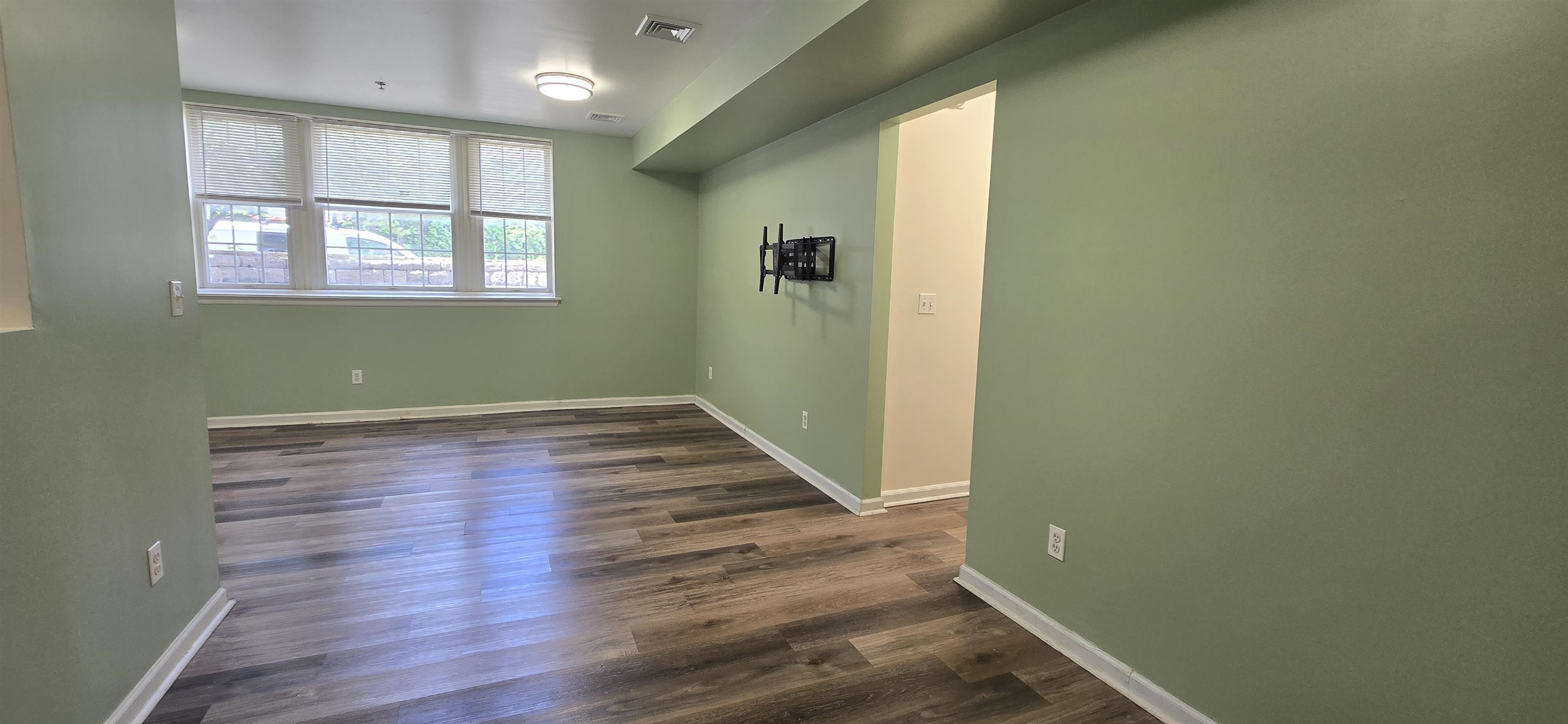 280 GRAND AVE - Photo 4