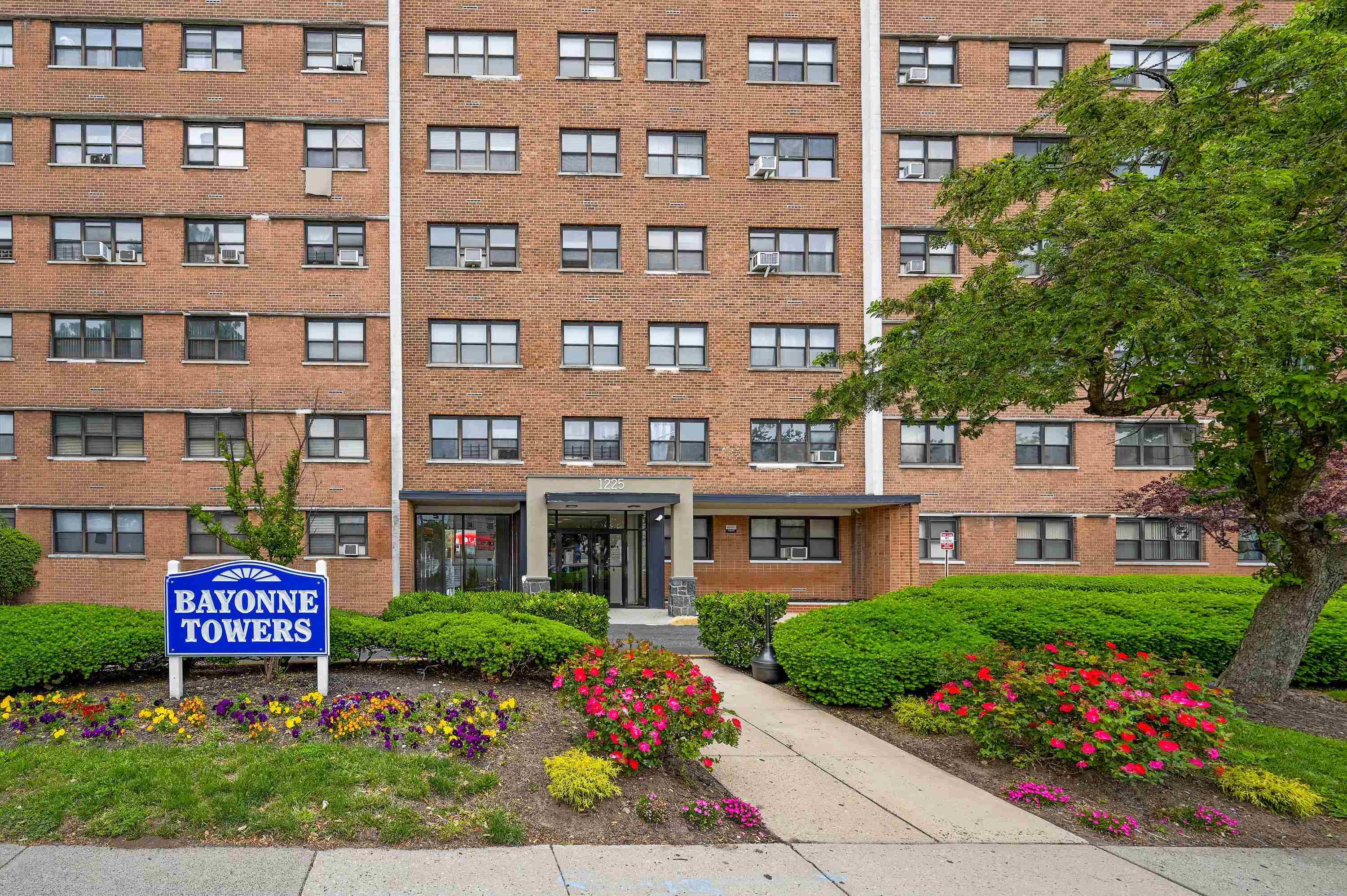 1225 KENNEDY BLVD #9K