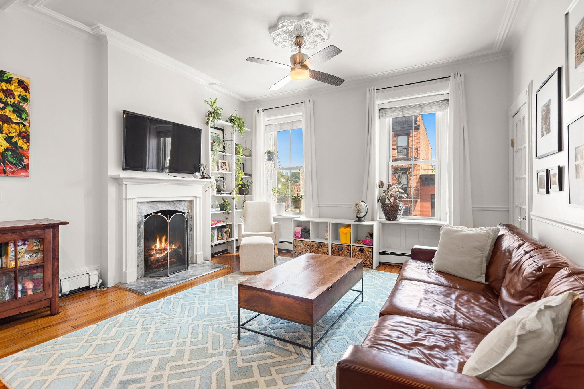 1032 WILLOW AVE - Photo 3