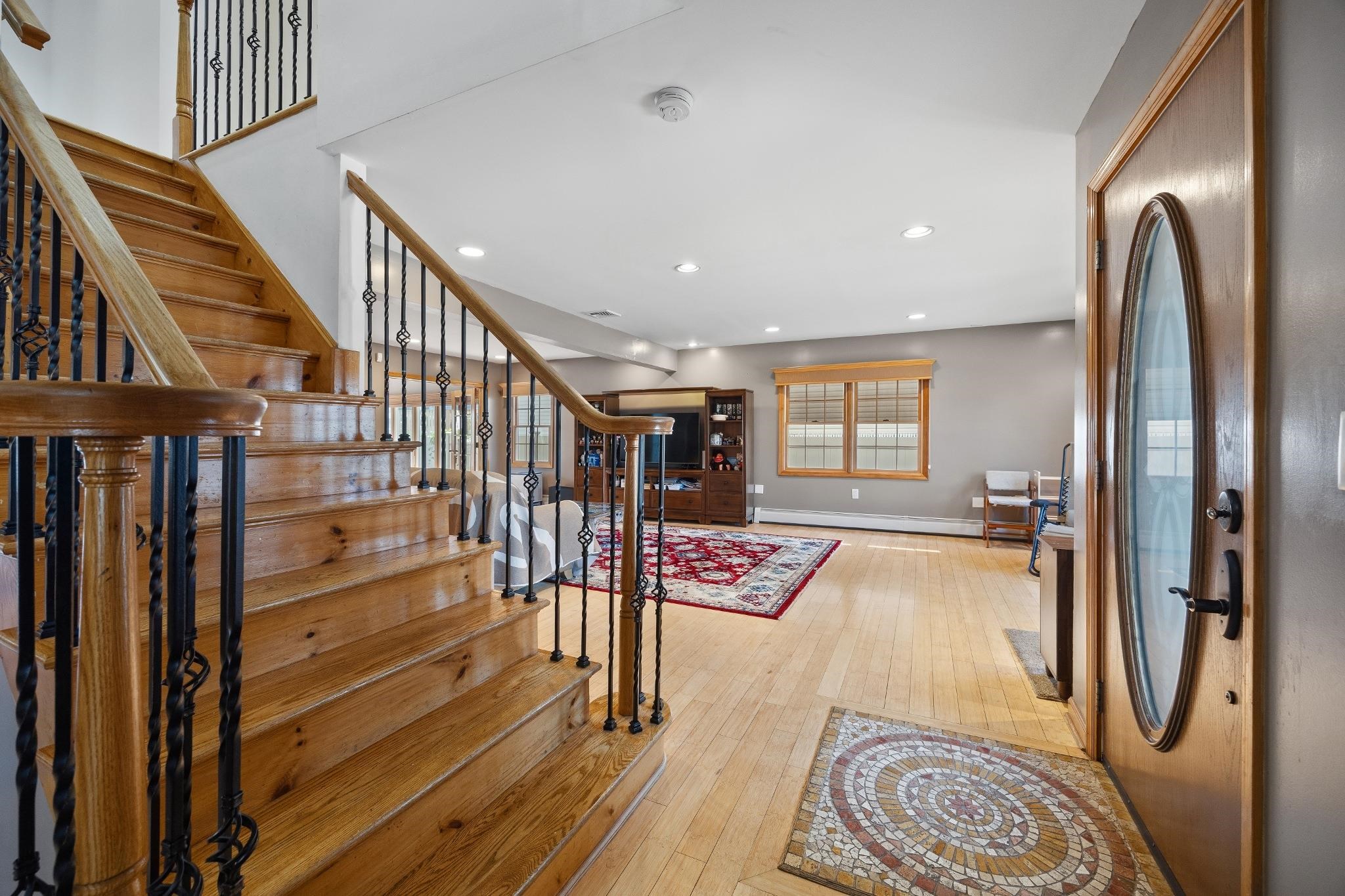 262 GRACE AVE