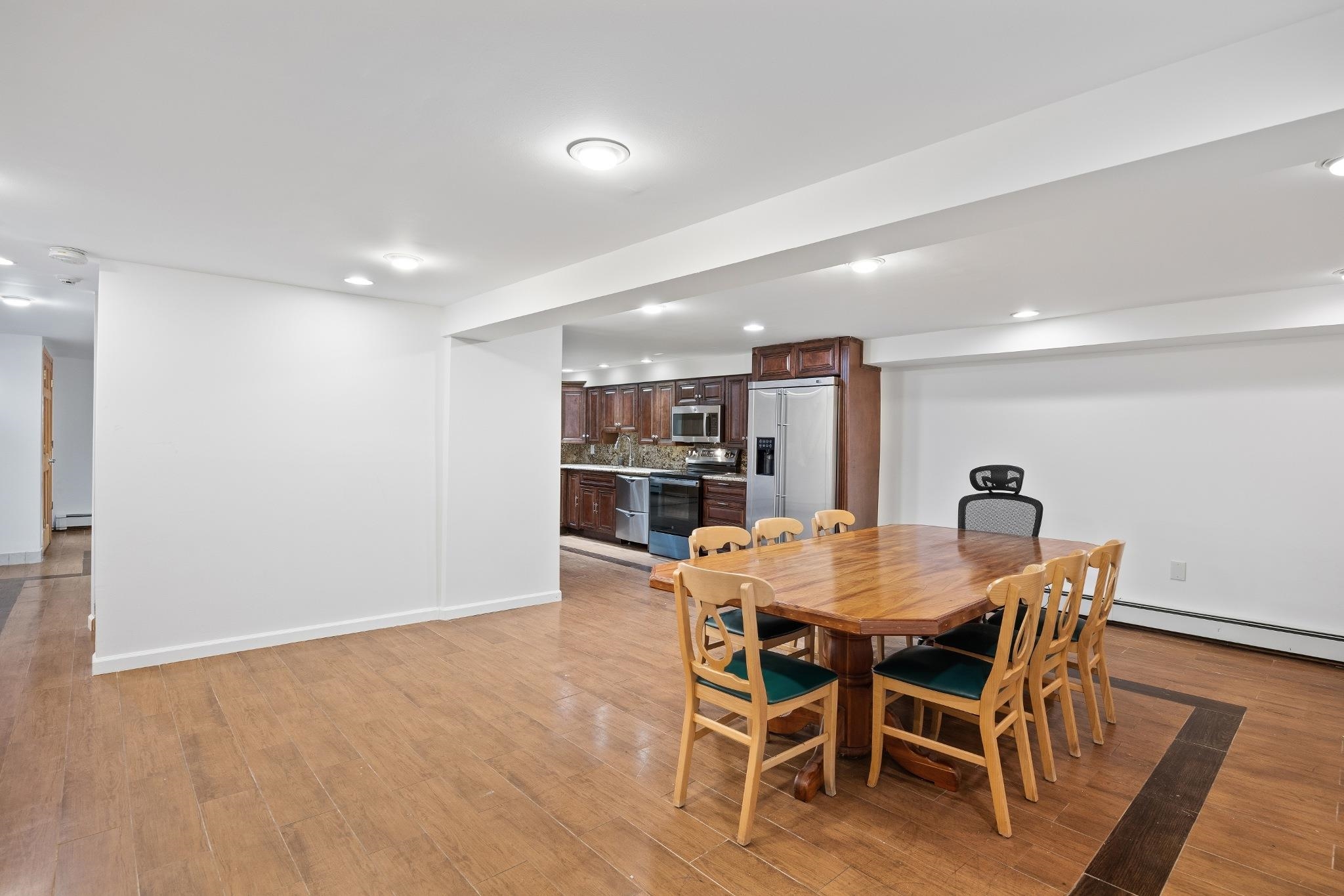 262 GRACE AVE