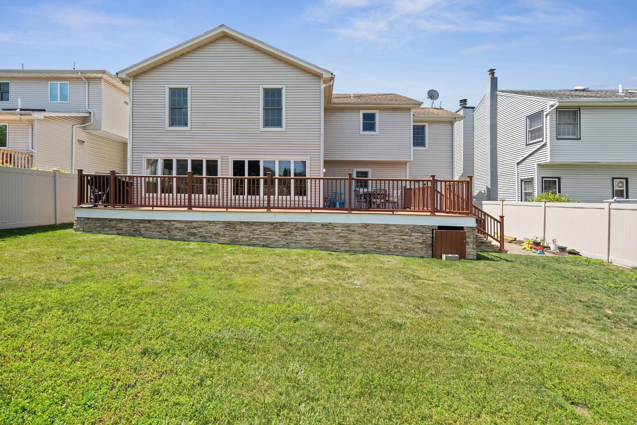262 GRACE AVE
