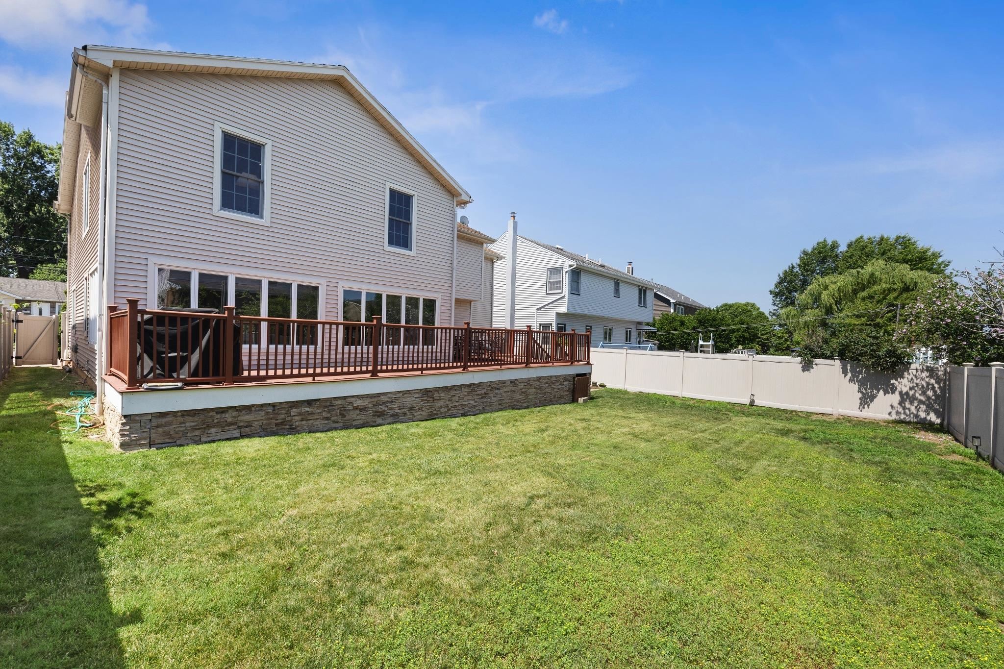 262 GRACE AVE