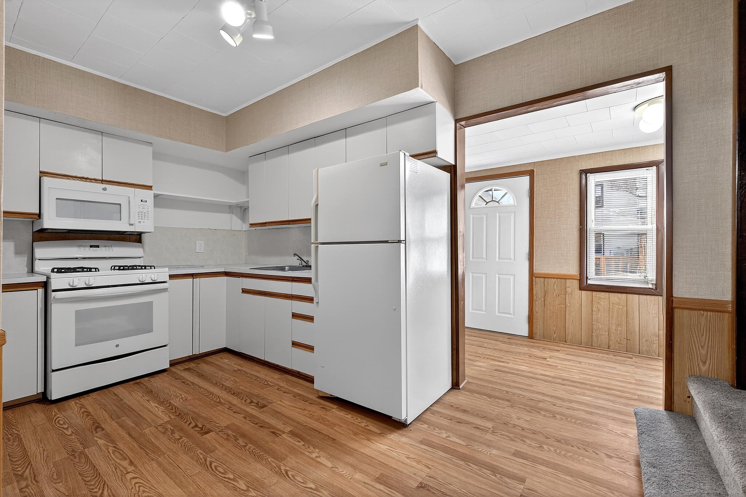 38 WEST 43RD ST - Photo 4