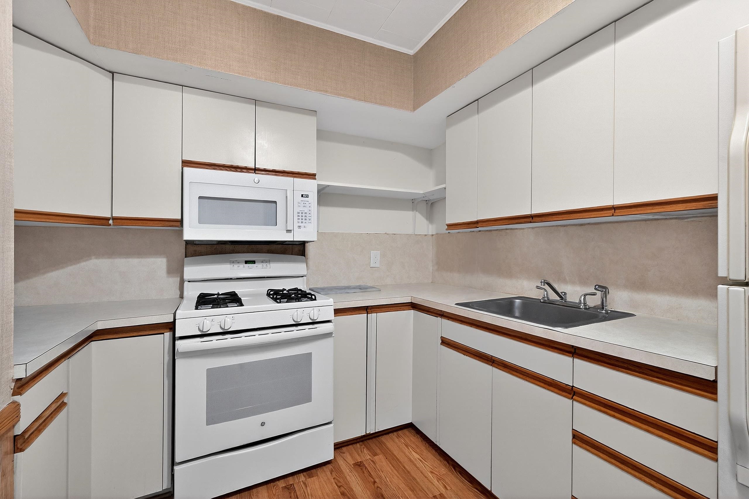 38 WEST 43RD ST - Photo 5