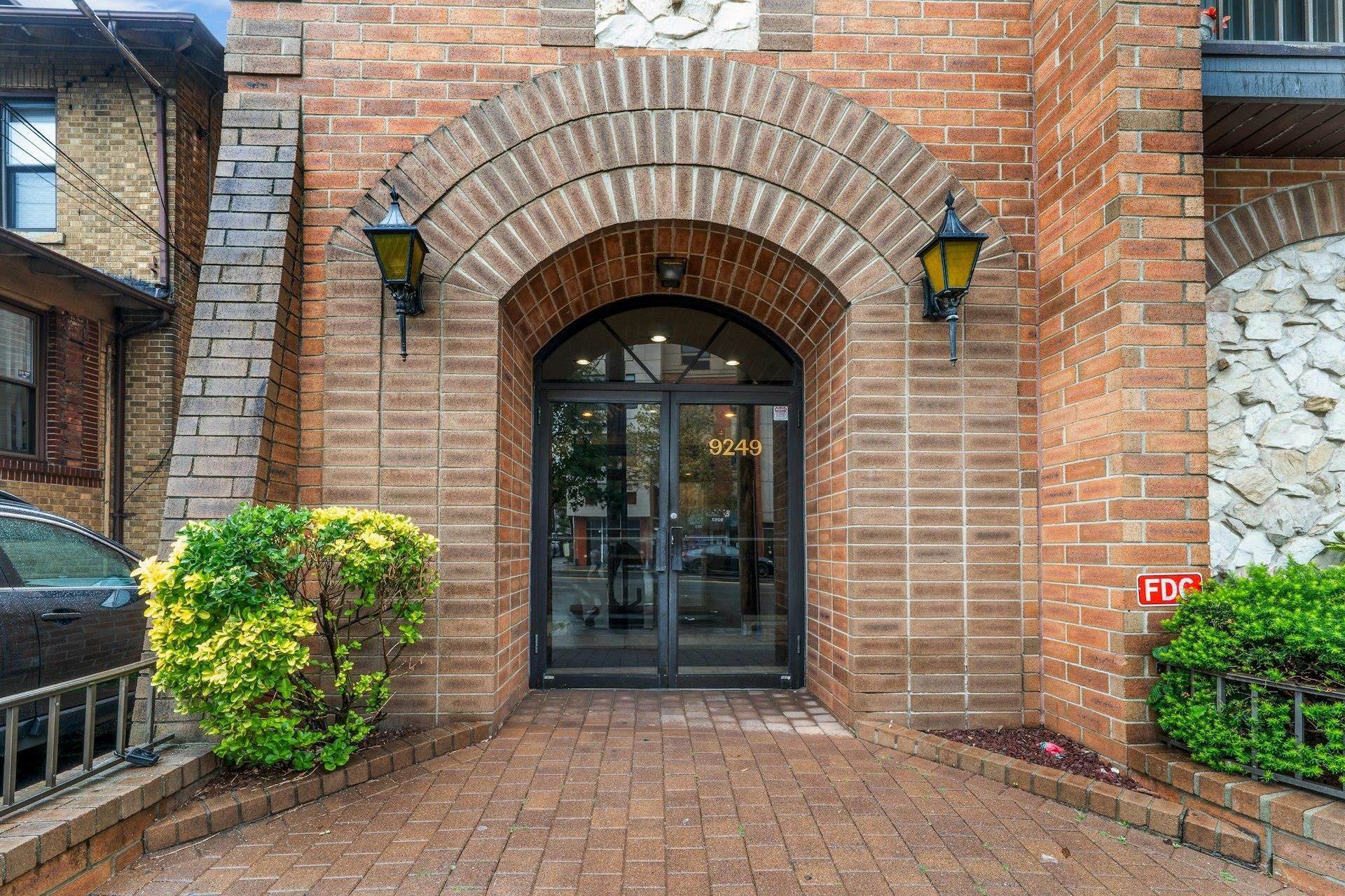 9249 JOHN F KENNEDY BLVD - Photo 2