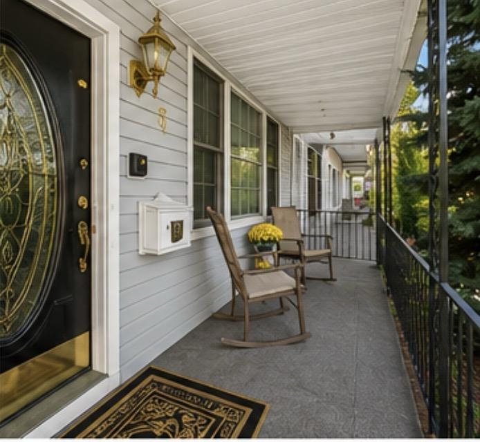 87 SHERMAN PL - Photo 2
