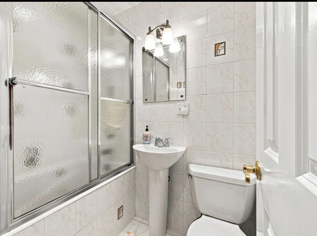 87 SHERMAN PL