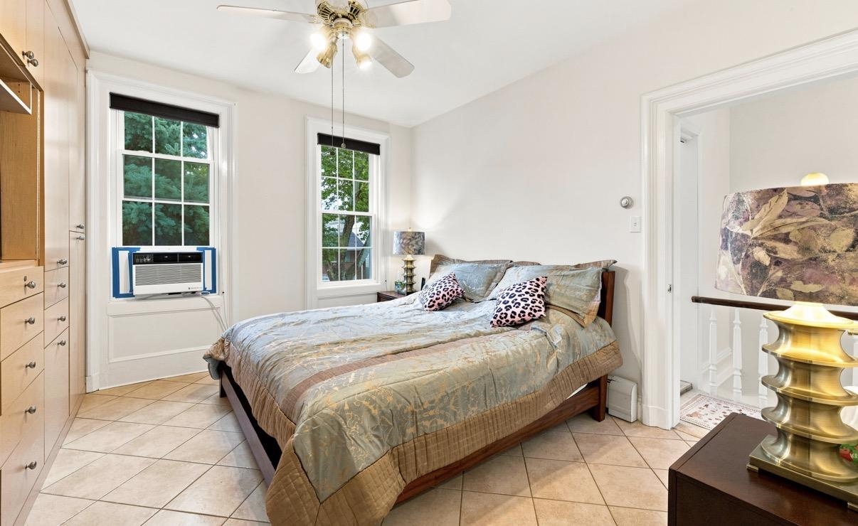 87 SHERMAN PL