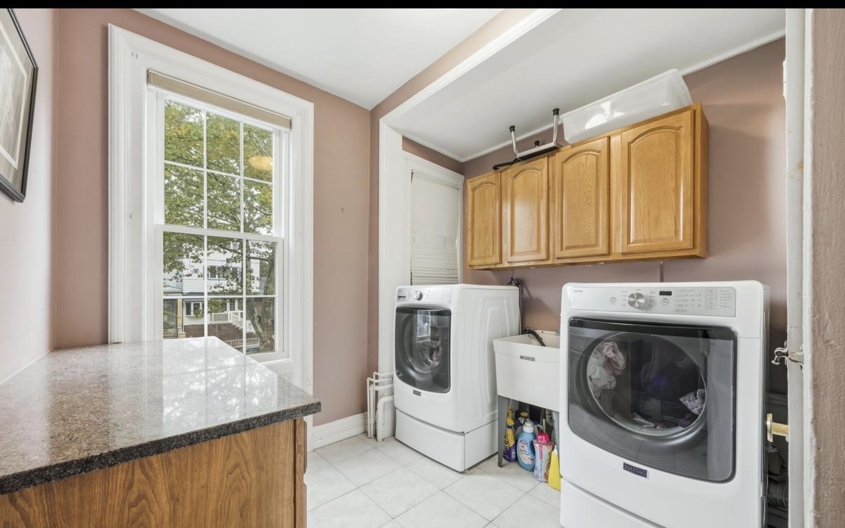 87 SHERMAN PL