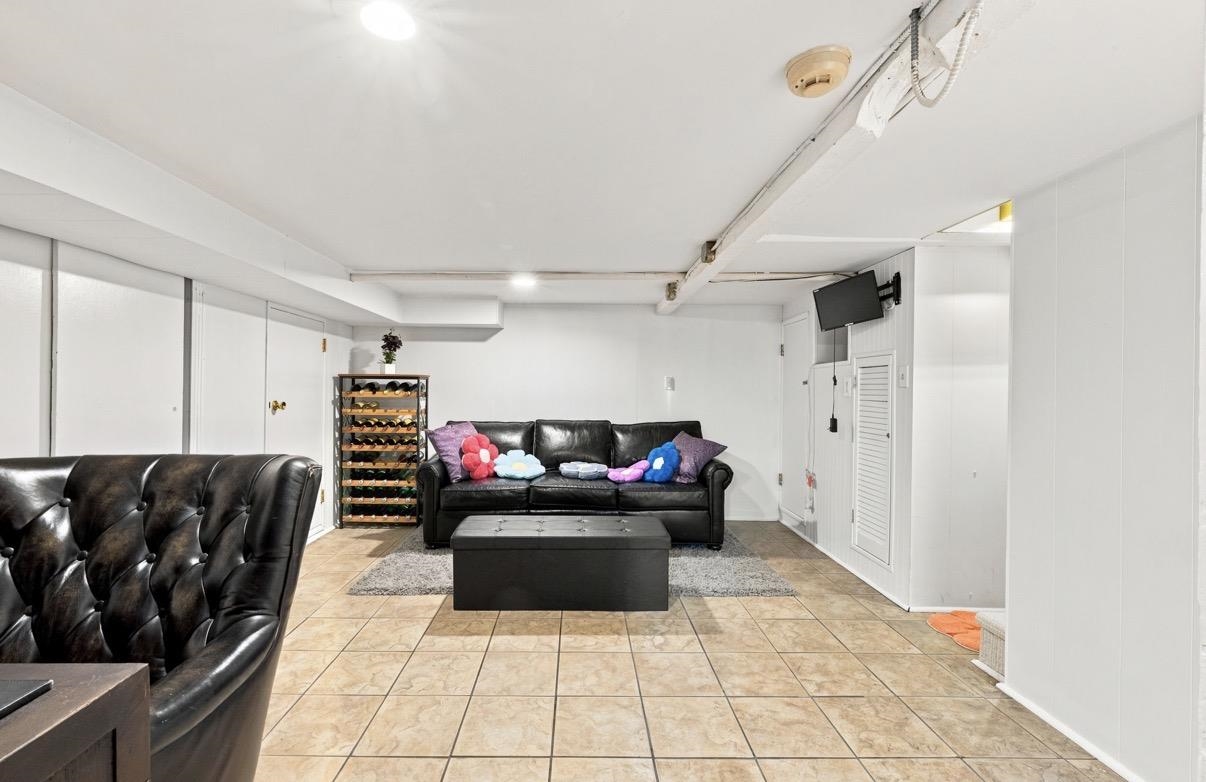 87 SHERMAN PL