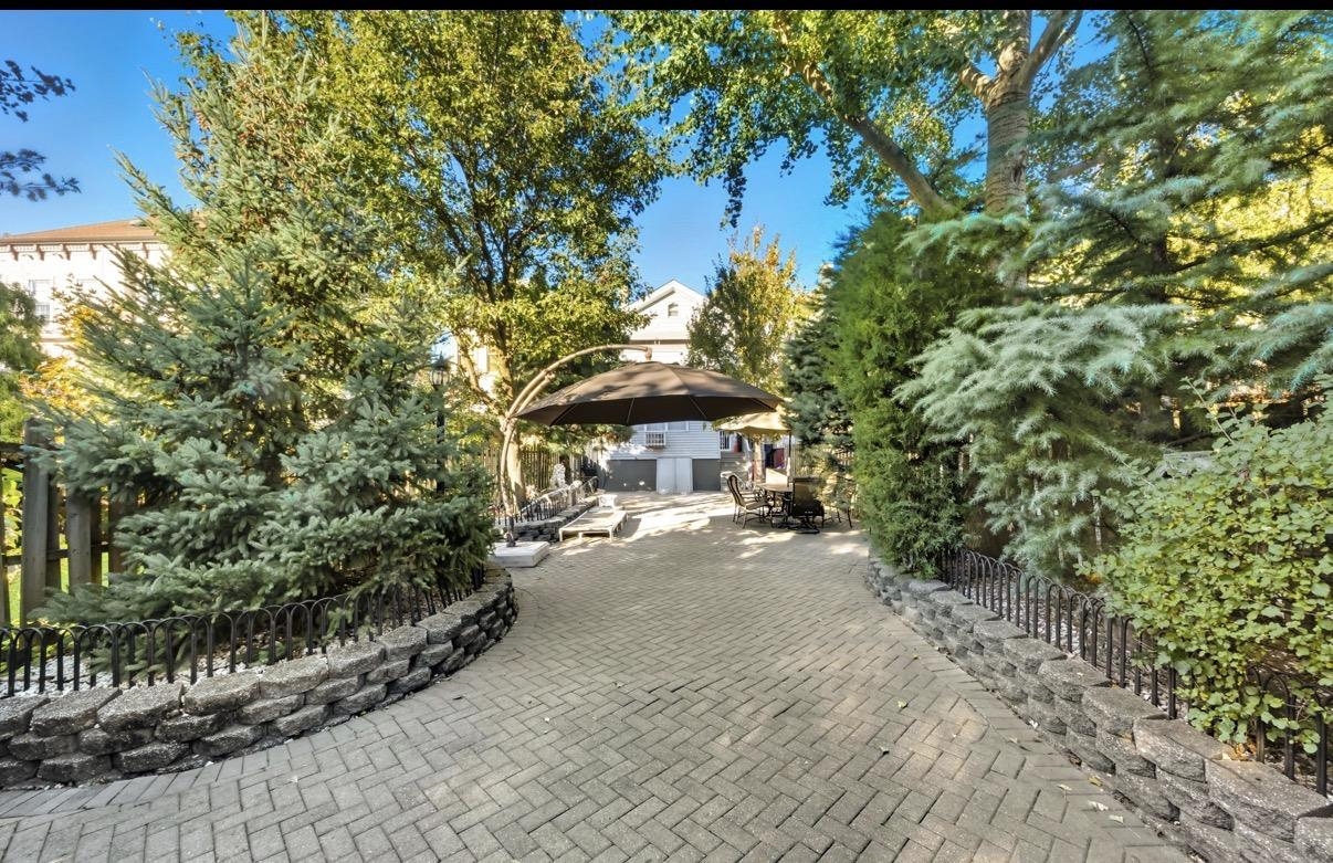 87 SHERMAN PL