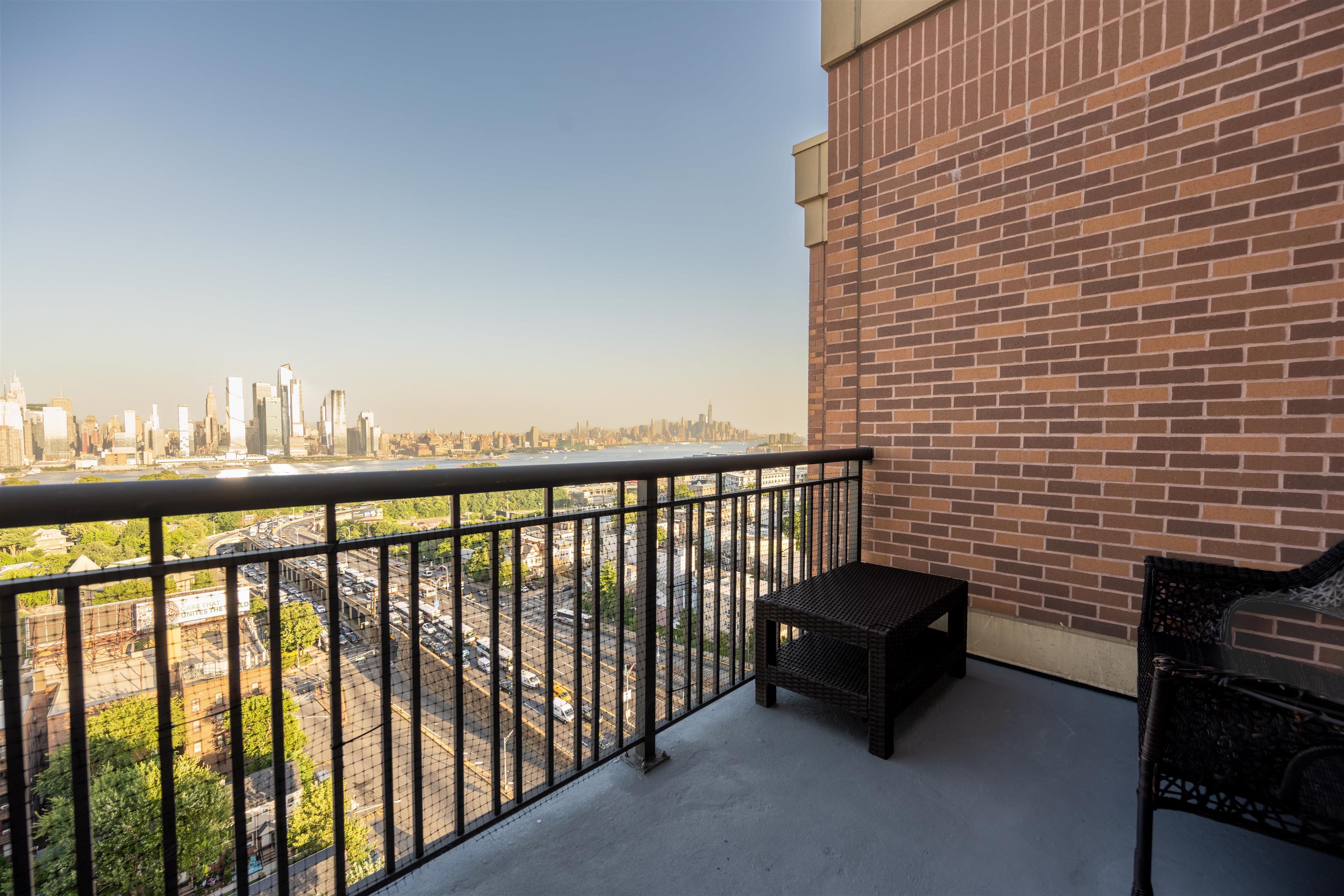 3312 HUDSON AVE - Photo 3