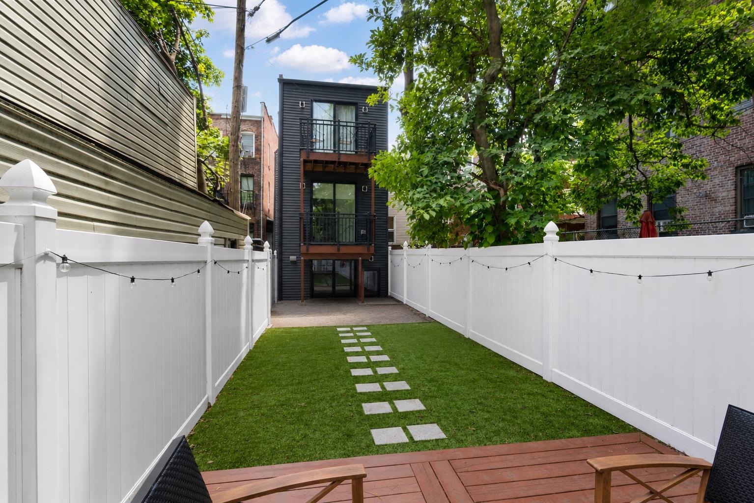 13 BRITTON ST - Photo 3