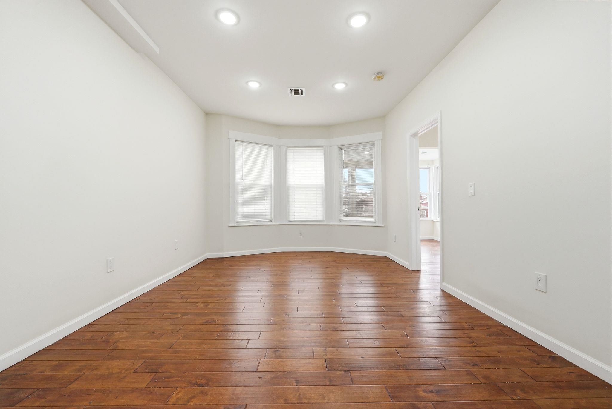 244 CLINTON AVE - Photo 5